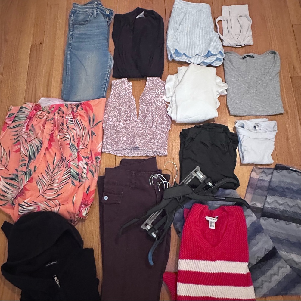 Lot of 18 Items Of Women’s Clothes Sz XS/S Zara Banana Republic American Eagle